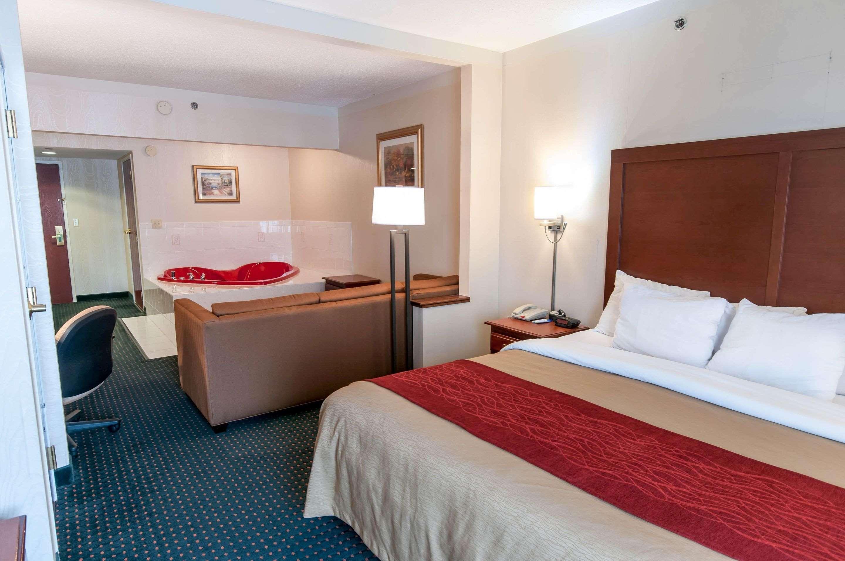 Comfort Inn & Suites Mount Pocono Buitenkant foto