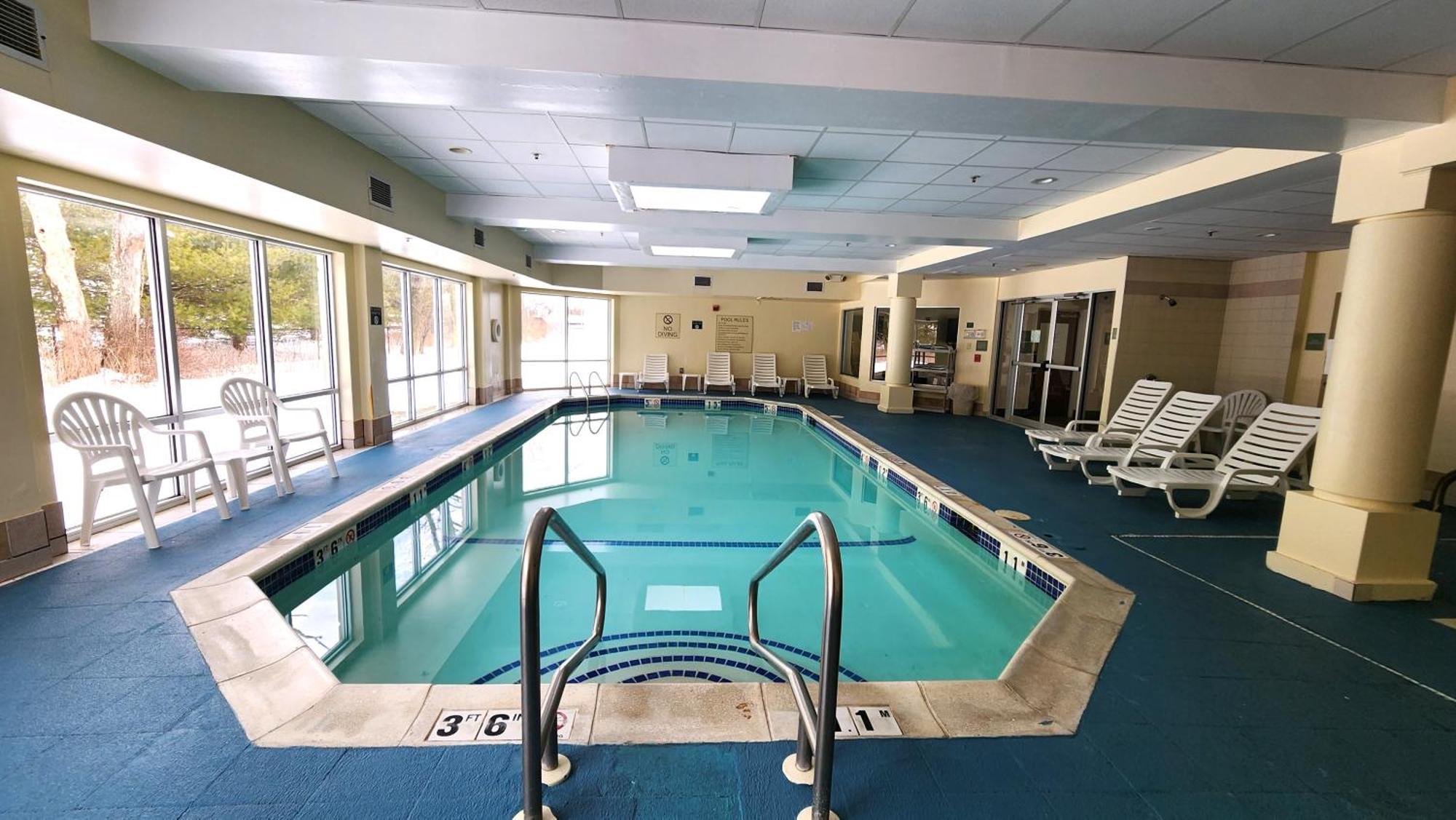 Comfort Inn & Suites Mount Pocono Buitenkant foto