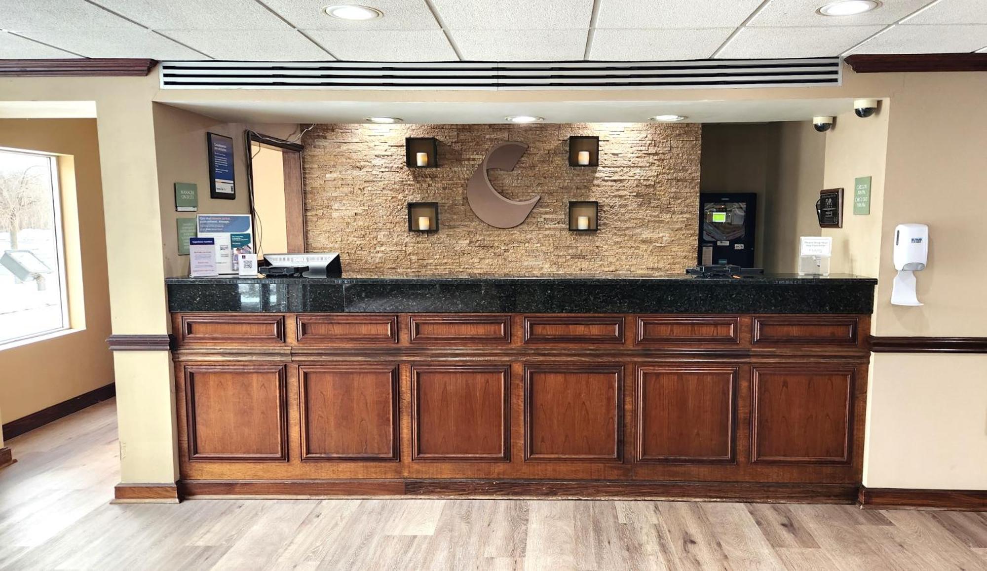 Comfort Inn & Suites Mount Pocono Buitenkant foto
