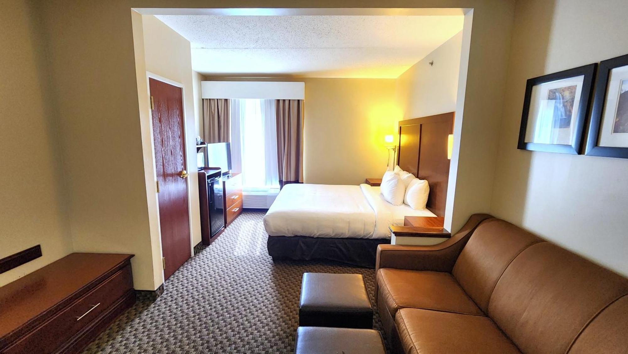 Comfort Inn & Suites Mount Pocono Buitenkant foto