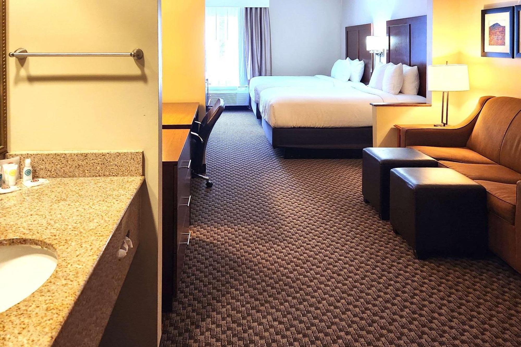 Comfort Inn & Suites Mount Pocono Buitenkant foto