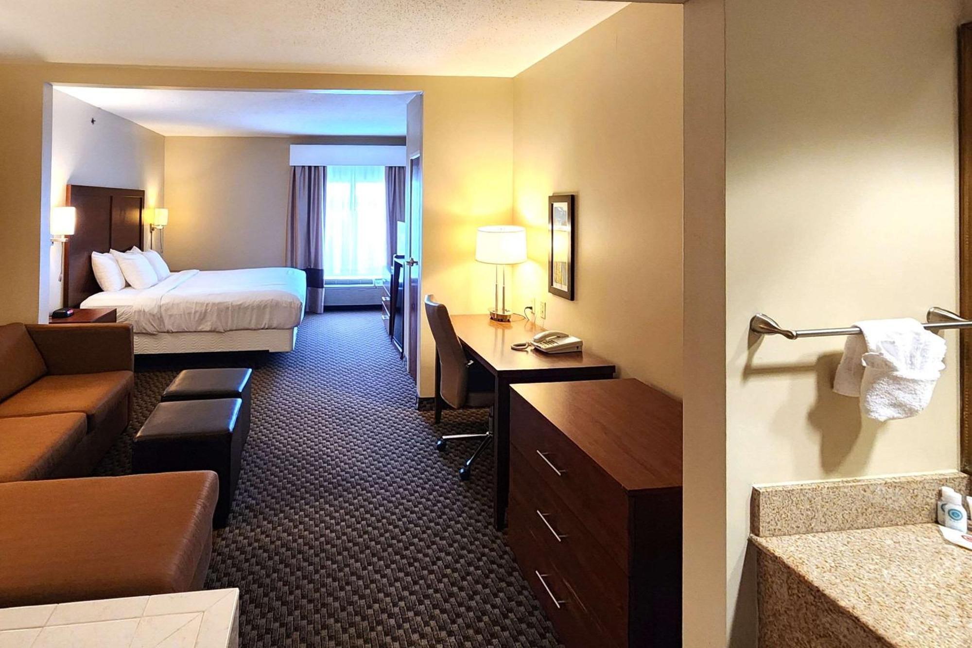 Comfort Inn & Suites Mount Pocono Buitenkant foto