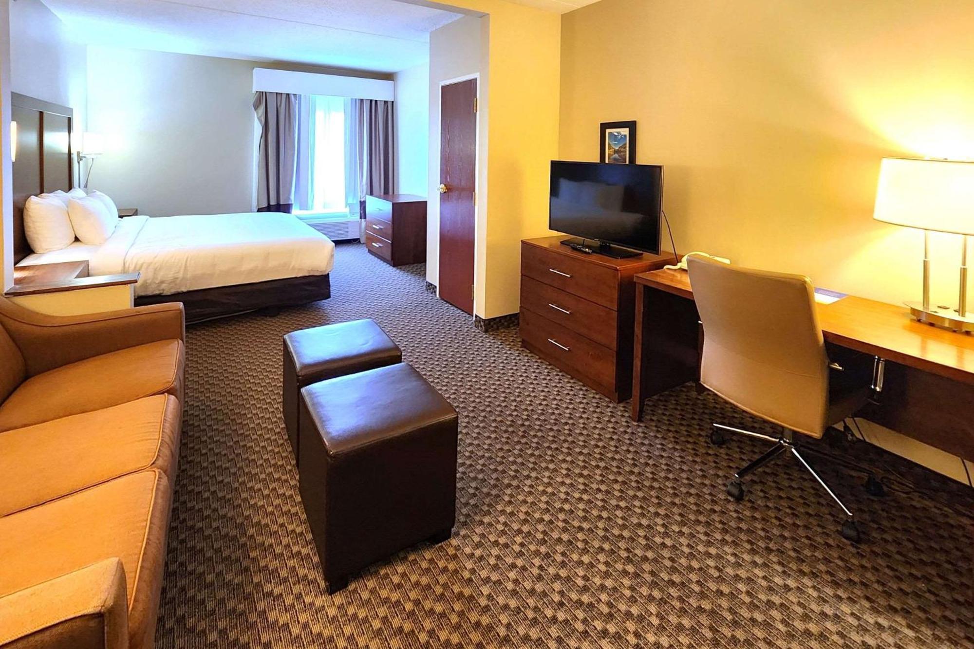 Comfort Inn & Suites Mount Pocono Buitenkant foto