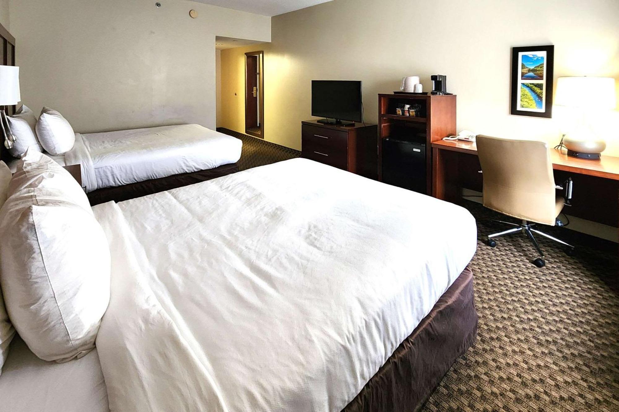 Comfort Inn & Suites Mount Pocono Buitenkant foto