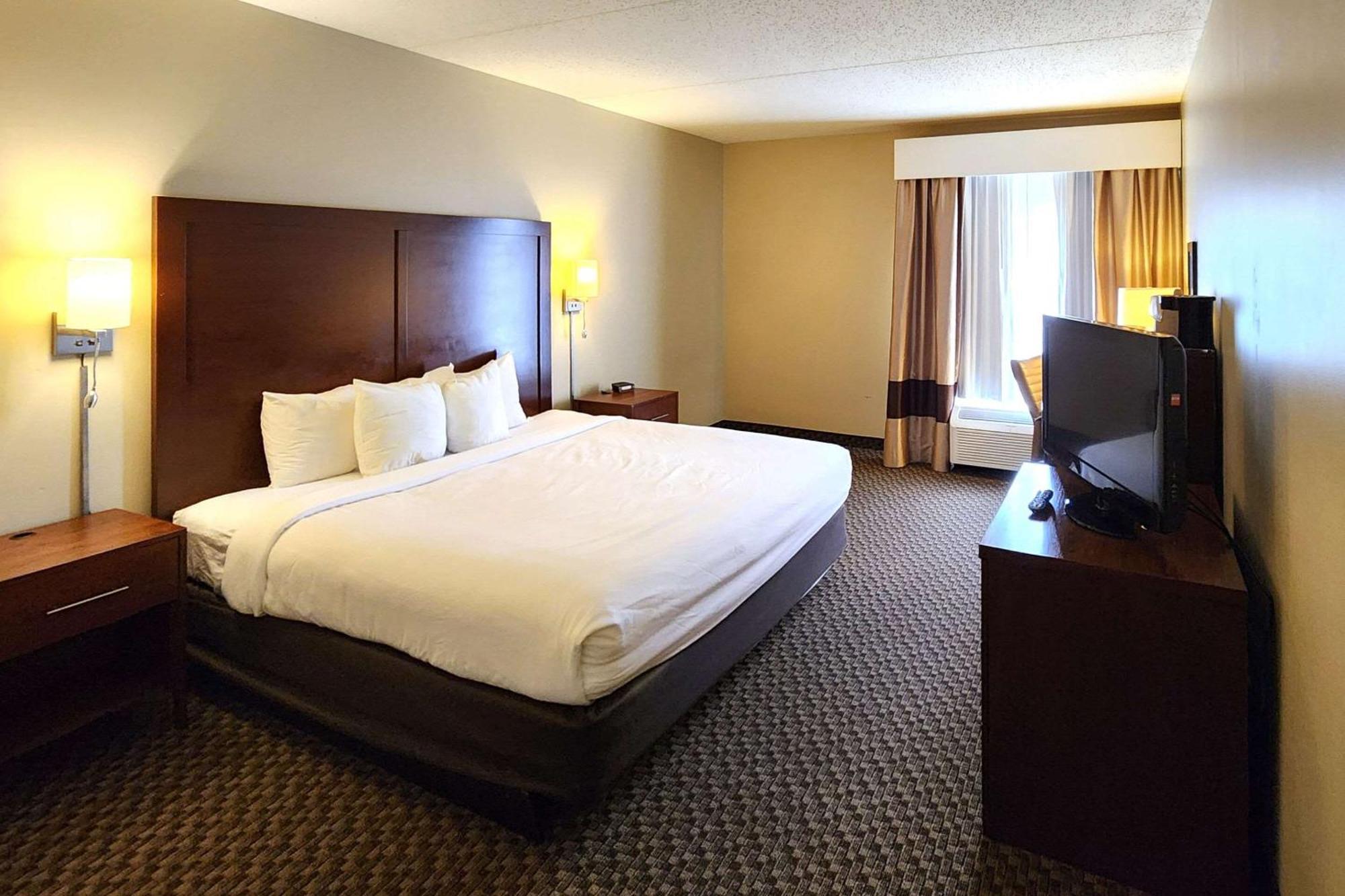 Comfort Inn & Suites Mount Pocono Buitenkant foto